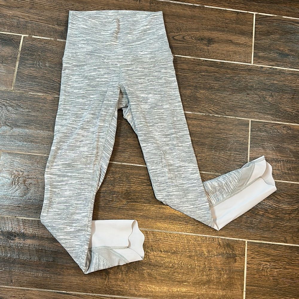 🩰✨ Lululemon High-Rise Leggings - Size 2 - Full Length -